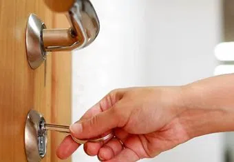 Lock Locksmith Tech Greendale, WI 414-448-1533 logo-image - 24-hour-emergency-locksmith